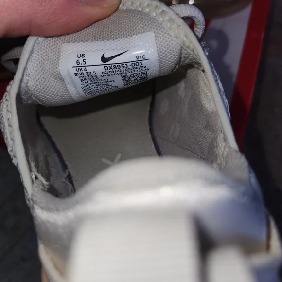 Womens Nike Airmax 270 cream off white - Picture 6 of 7